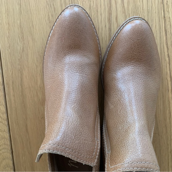 Tan Leather Booties size 7. New condition - Picture 4 of 4